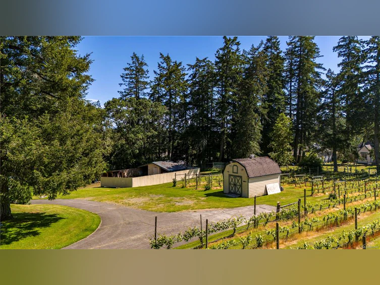 4740 Beaverdale Road, Saanich, BC, V8Z 6K2 - 50