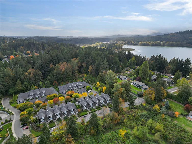 756 Cordova Bay Road, Saanich, BC, V8Y 1R1 - 3