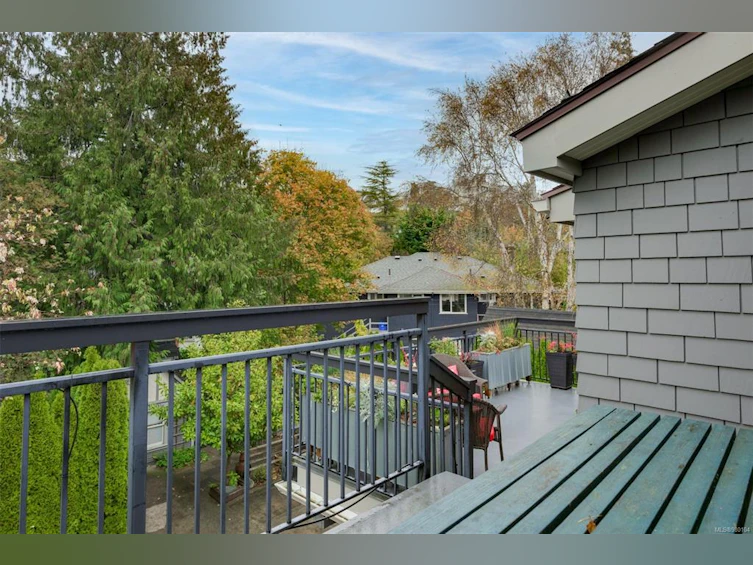 1330 Minto Street, Victoria, BC, V8S 1P4 - 40