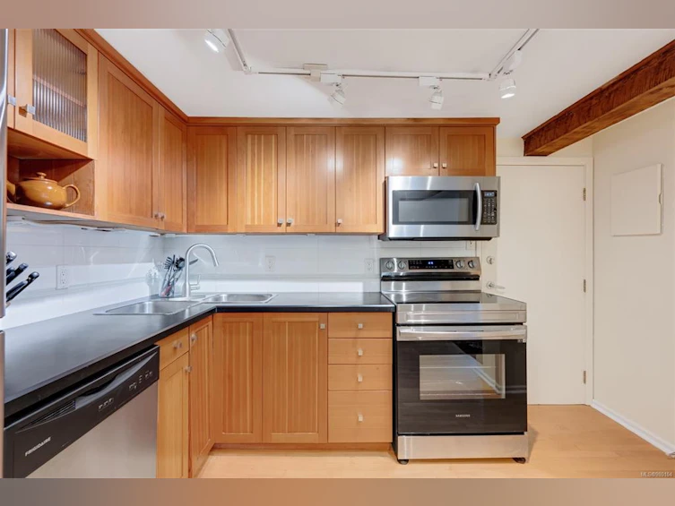 1330 Minto Street, Victoria, BC, V8S 1P4 - 67