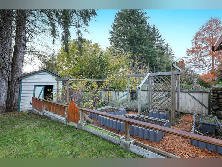 1995 Stewart Avenue, Courtenay, BC, V9N 3H8 - 35