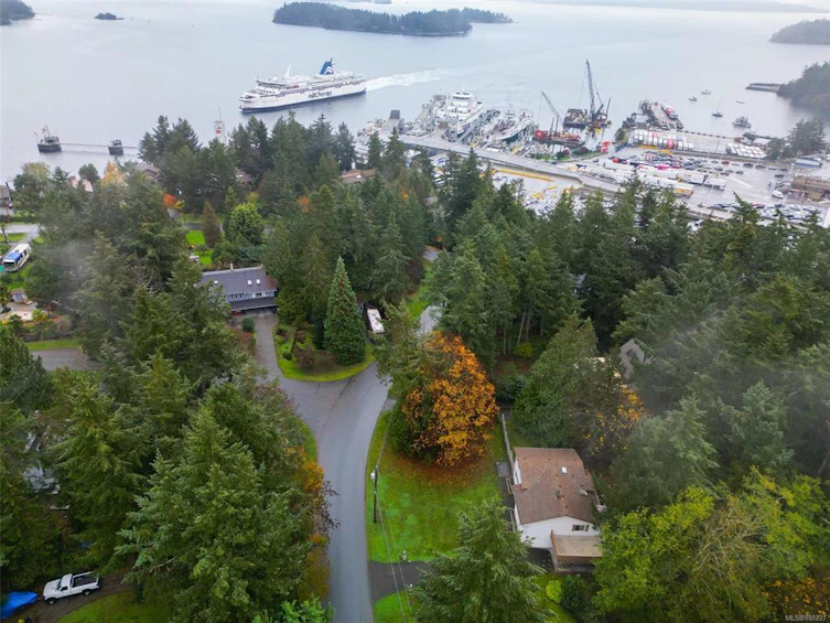 2146 Neptune Road, North Saanich, BC, V8L 5J4 - 24