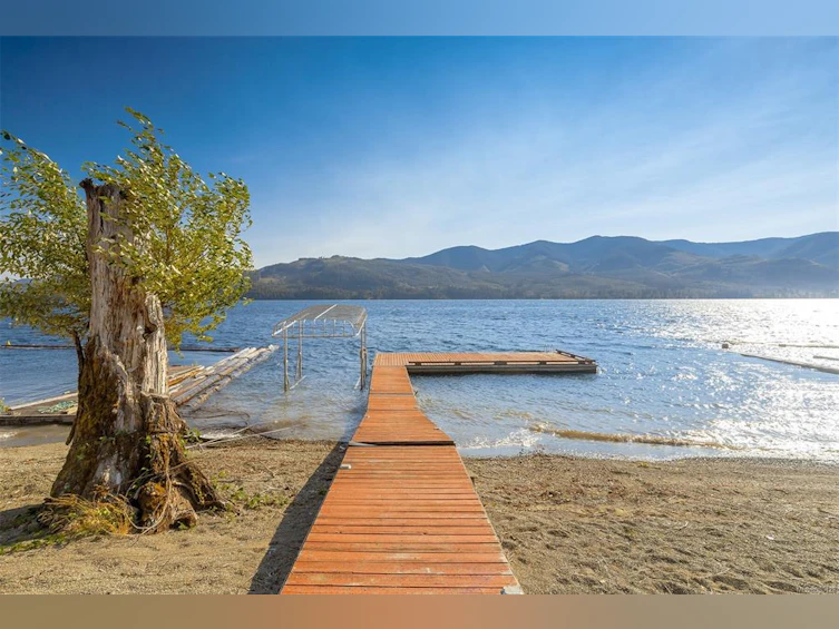 10674 Lake Boulevard, Youbou, BC, V0R 3E1 - 2