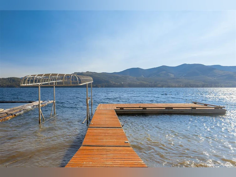 10674 Lake Boulevard, Youbou, BC, V0R 3E1 - 10