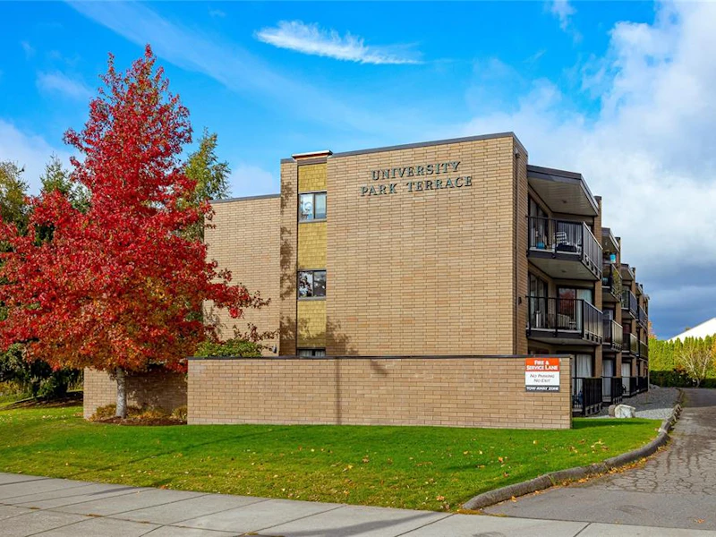 221 - 1870 Mckenzie Avenue, Saanich BC V8N 4X3