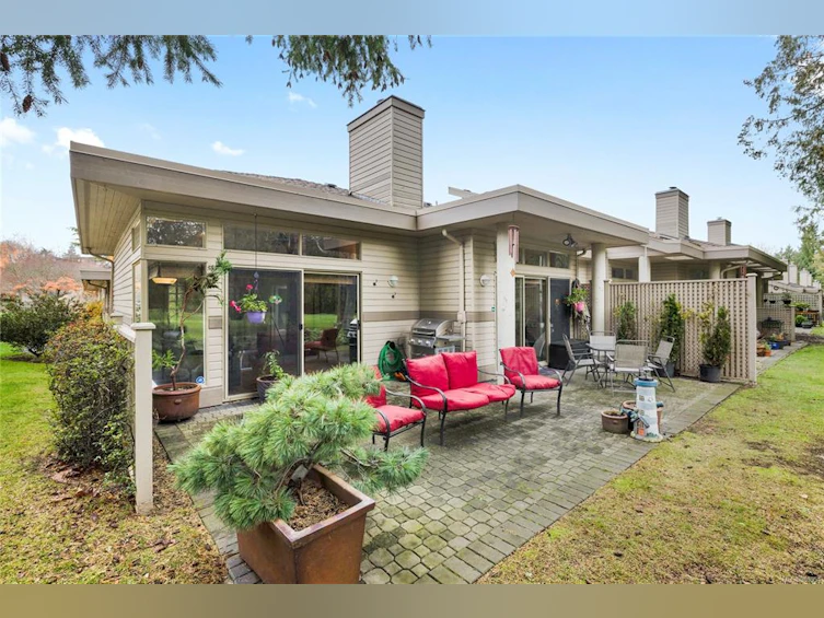 828 Lakes Boulevard, French Creek, BC, V9P 2P8 - 2