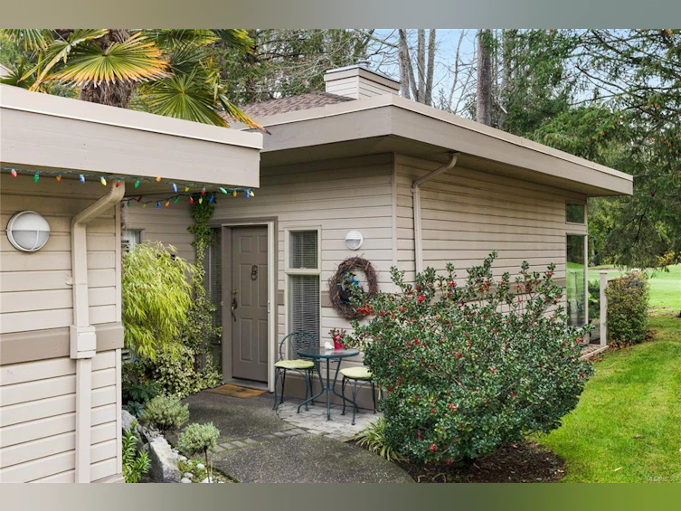828 Lakes Boulevard, French Creek, BC, V9P 2P8 - 3