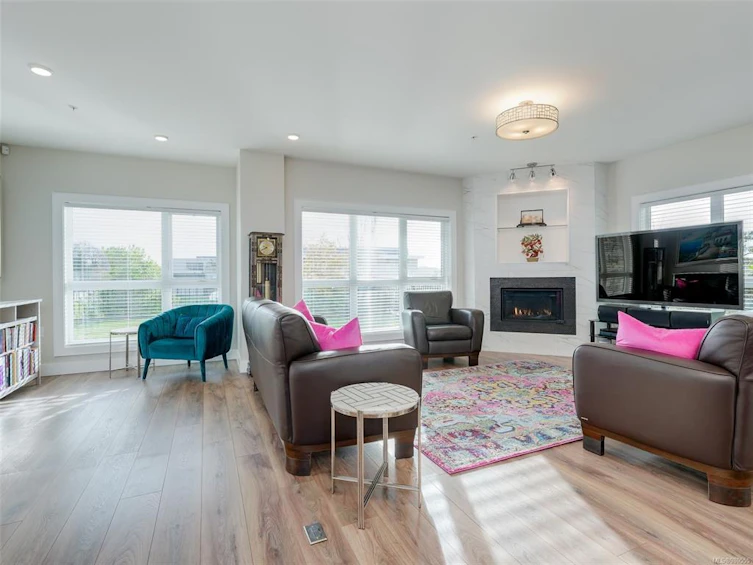 103-747 Travino Lane, Saanich, BC, V8Z 0E4 - 3