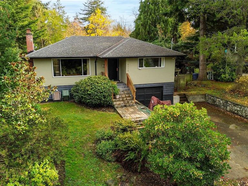 4228 Cedarglen Road, Saanich BC V8N 4N6