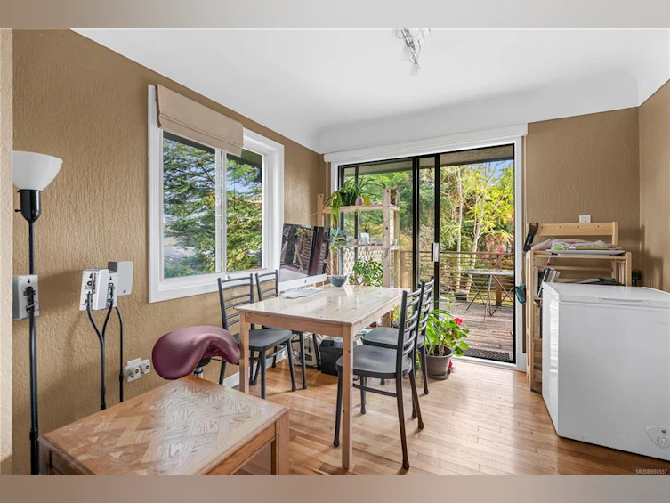 4228 Cedarglen Road, Saanich, BC, V8N 4N6 - 6