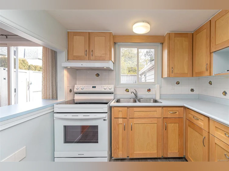 6-1040 Kenneth Street, Saanich, BC, V8X 3J5 - 13