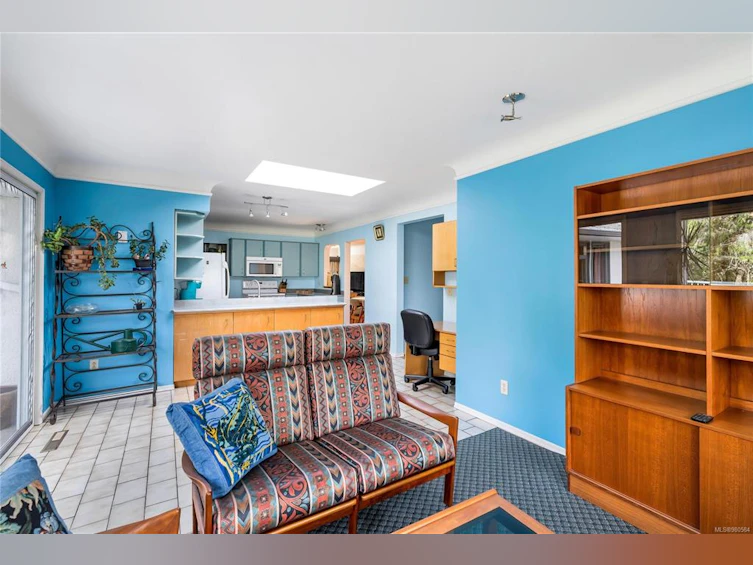 4186 Blenkinsop Road, Saanich, BC, V8X 2C4 - 4