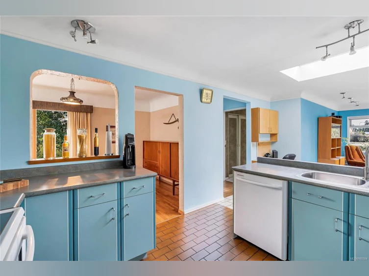 4186 Blenkinsop Road, Saanich, BC, V8X 2C4 - 7