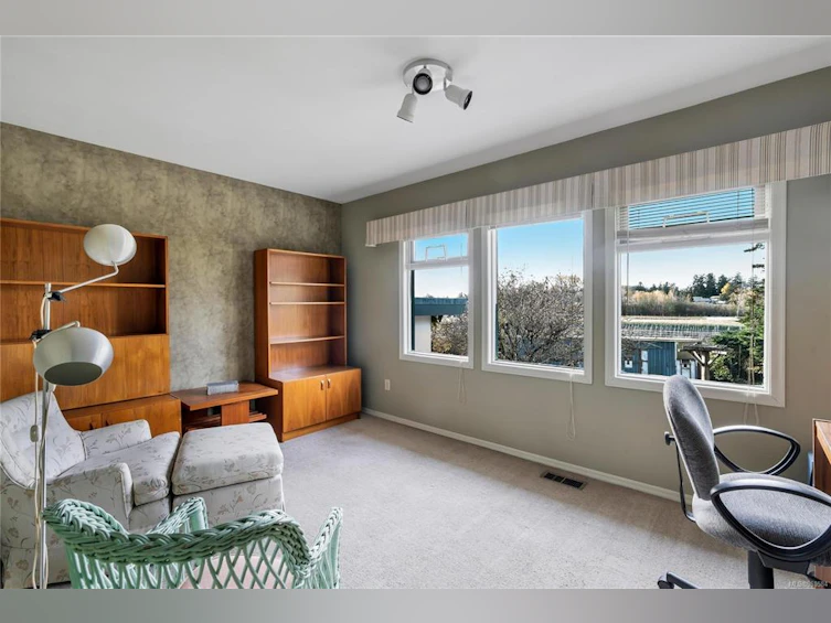 4186 Blenkinsop Road, Saanich, BC, V8X 2C4 - 23