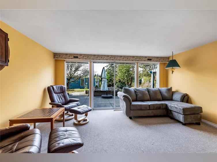 4186 Blenkinsop Road, Saanich, BC, V8X 2C4 - 27