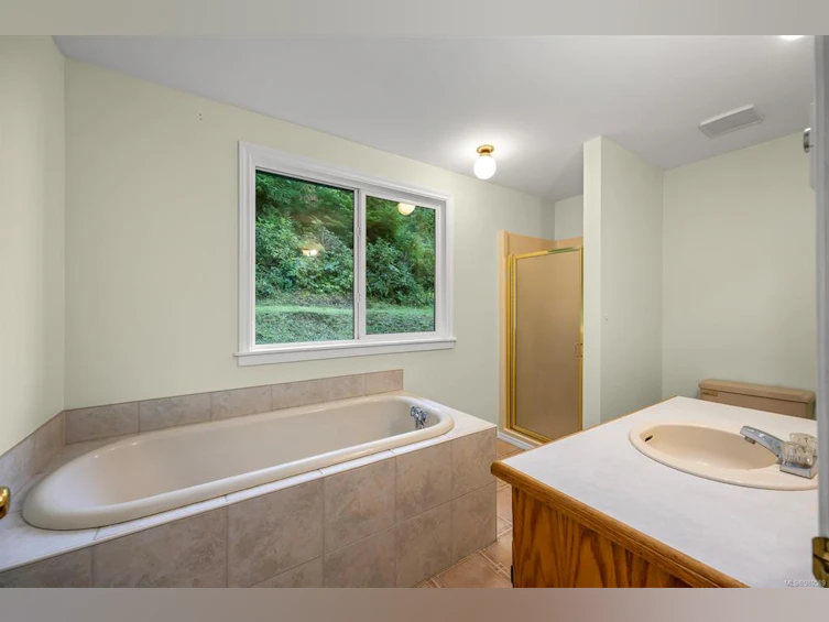 3046 Rinvold Road, Hilliers, BC, V9K 1X2 - 9