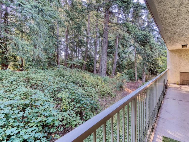 203 - 4720 Uplands Drive, Nanaimo BC V9T 4S7