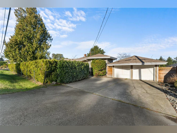 5590 Westdale Road, Nanaimo, BC, V9V 1G4 - 2