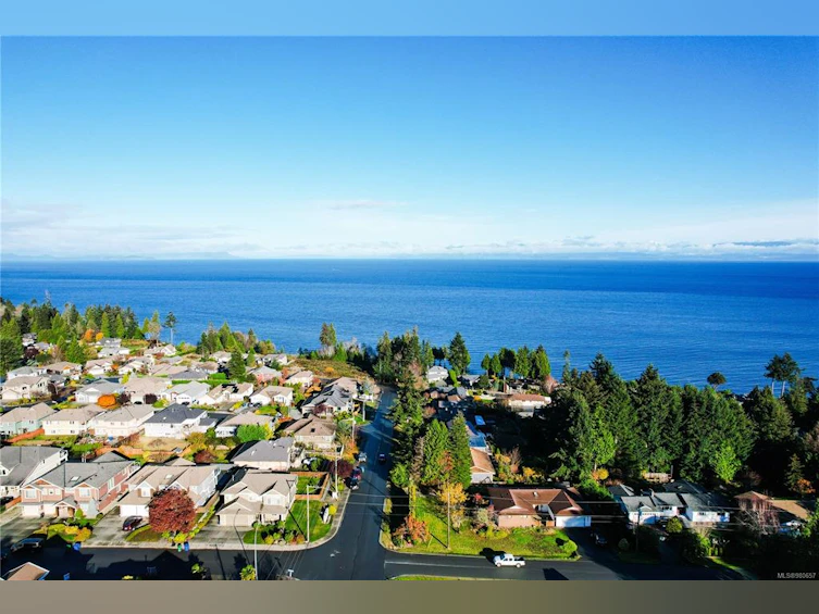 5590 Westdale Road, Nanaimo, BC, V9V 1G4 - 3