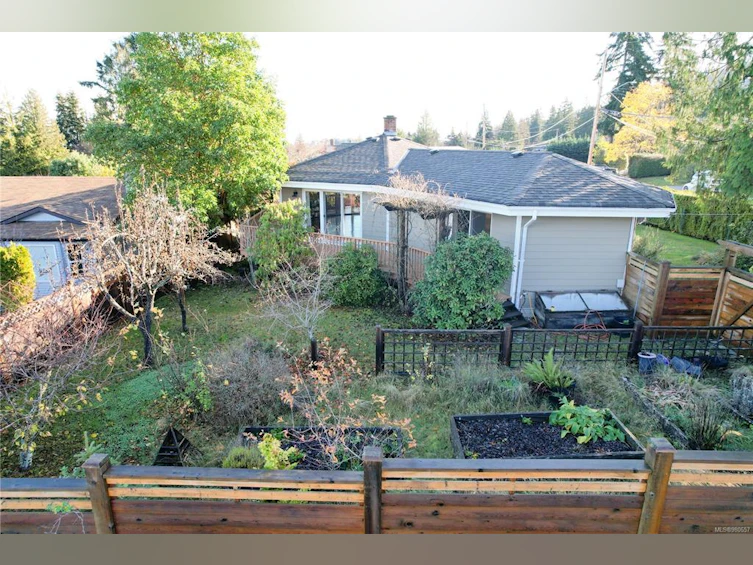 5590 Westdale Road, Nanaimo, BC, V9V 1G4 - 4