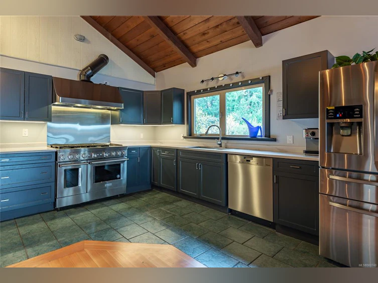 658 Maple Road, Quadra Island, BC, V0P 1H0 - 14