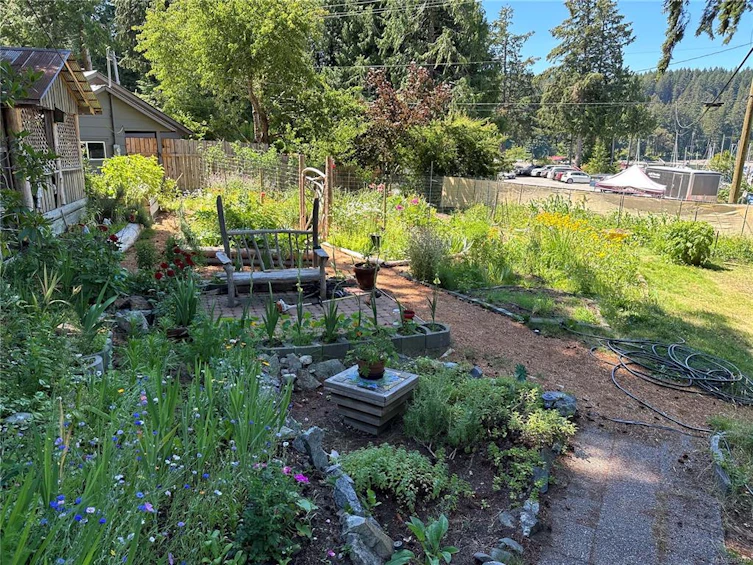 658 Maple Road, Quadra Island, BC, V0P 1H0 - 38
