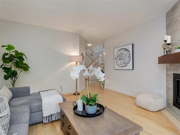 102-530 Marsett Place, Saanich, BC, V8Z 7J2 - 3