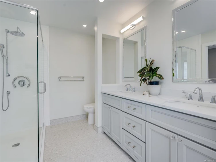 102-530 Marsett Place, Saanich, BC, V8Z 7J2 - 13