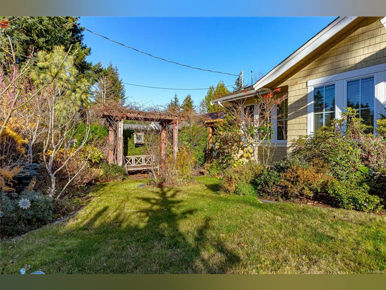 598 Arbutus Street, Qualicum Beach, BC, V9K 1K6 - 40