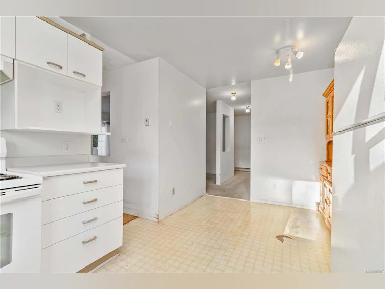 102-1801 Fern Street, Victoria, BC, V8R 4K4 - 14