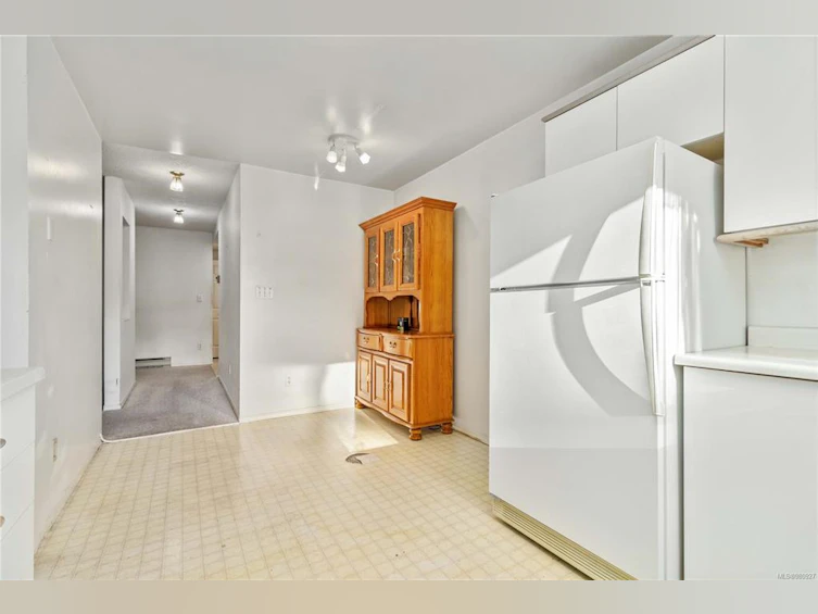 102-1801 Fern Street, Victoria, BC, V8R 4K4 - 15
