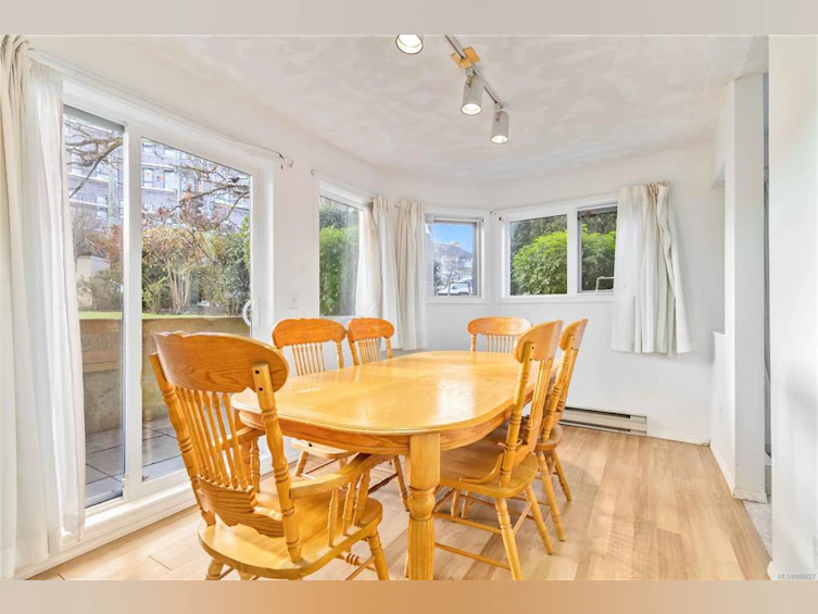 102-1801 Fern Street, Victoria, BC, V8R 4K4 - 17