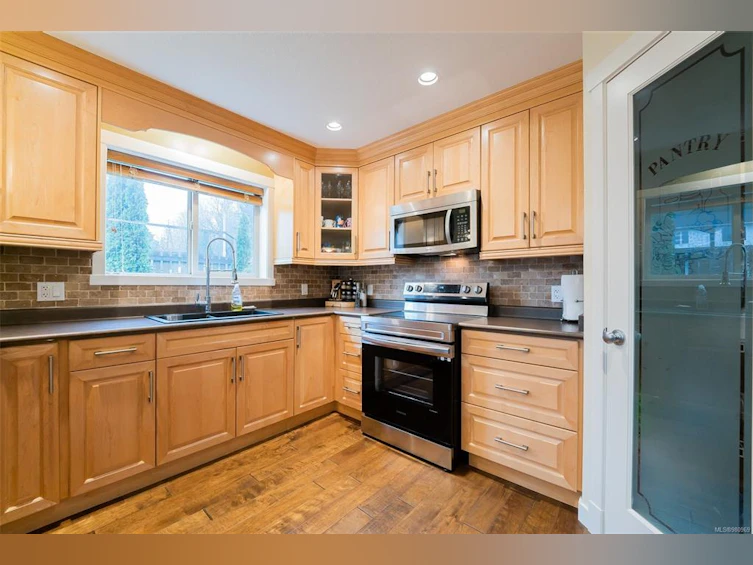 6002 Hammond Bay Road, Nanaimo, BC, V9T 5M5 - 17