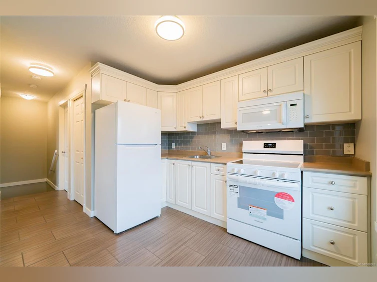6002 Hammond Bay Road, Nanaimo, BC, V9T 5M5 - 25