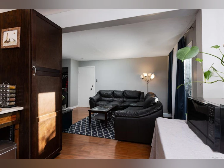 4-477 Lampson Street, Esquimalt, BC, V9A 5Z4 - 4