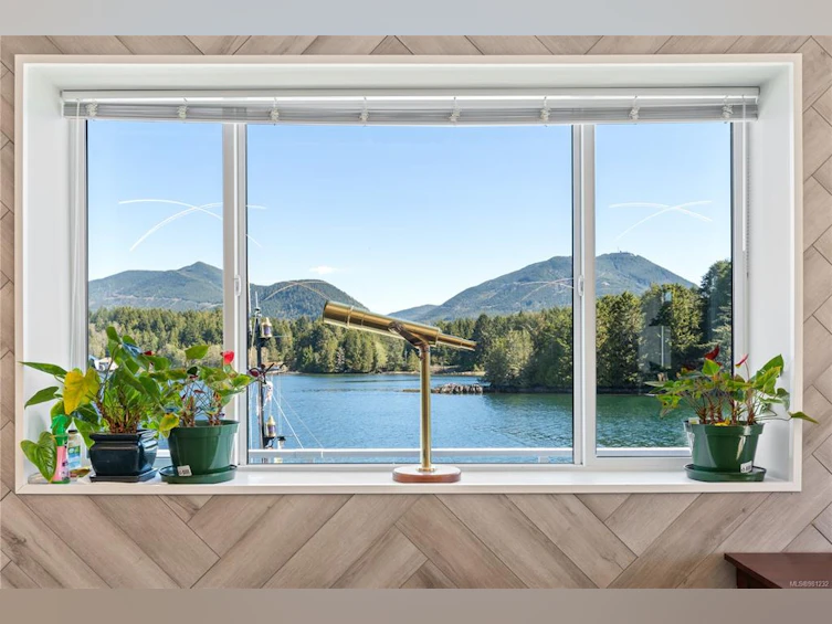 2015 Bay Street, Ucluelet, BC, V0R 3A0 - 2