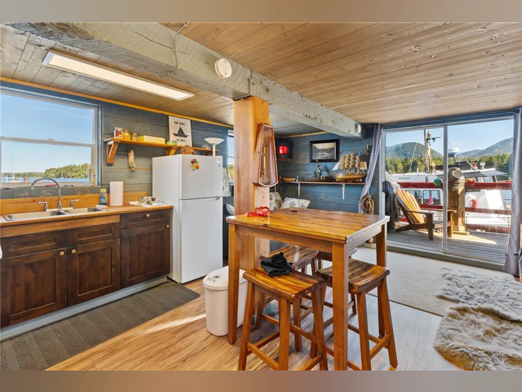 2015 Bay Street, Ucluelet, BC, V0R 3A0 - 13