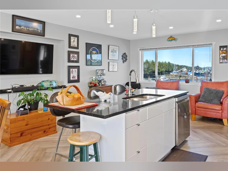 2015 Bay Street, Ucluelet, BC, V0R 3A0 - 26