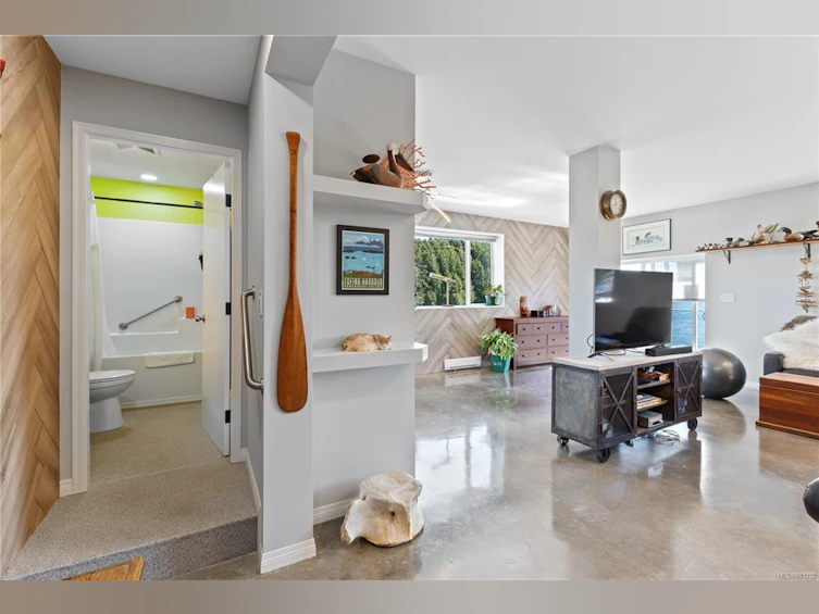 2015 Bay Street, Ucluelet, BC, V0R 3A0 - 32