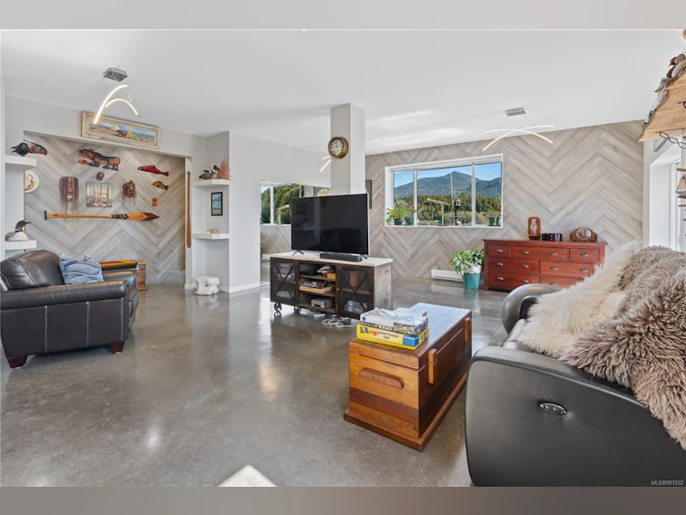2015 Bay Street, Ucluelet, BC, V0R 3A0 - 35