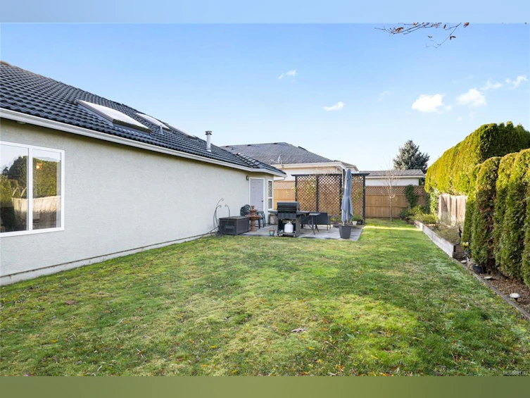 1097 Sunrise Drive, Qualicum Beach, BC, V9K 2K9 - 34