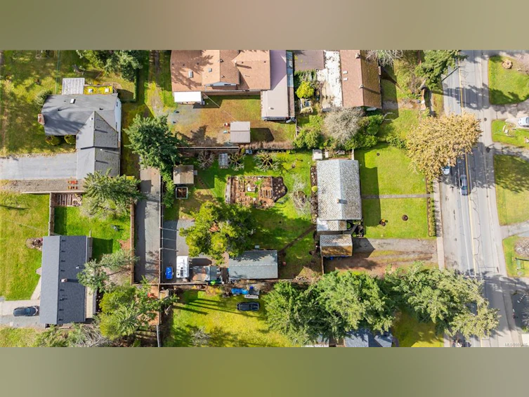 380 W Hirst Avenue, Parksville, BC, V9P 1K4 - 8