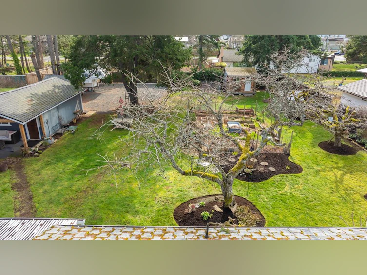 380 W Hirst Avenue, Parksville, BC, V9P 1K4 - 10