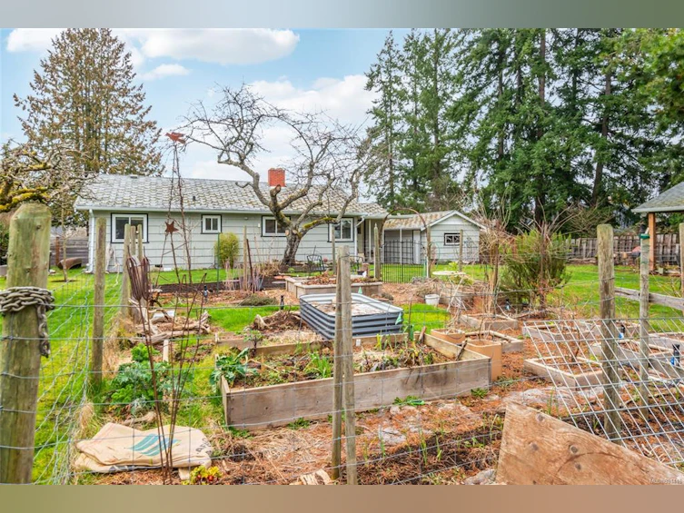 380 W Hirst Avenue, Parksville, BC, V9P 1K4 - 14