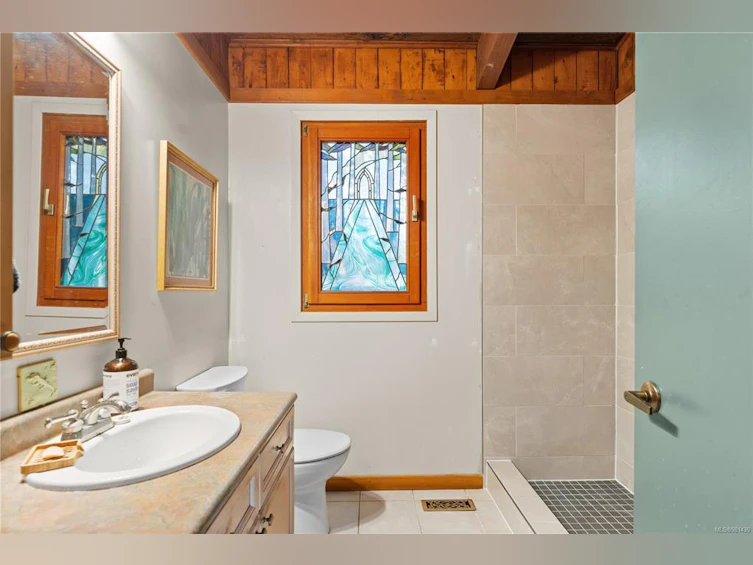 370 Armson Road, Gabriola Island, BC, V0R 1X1 - 11