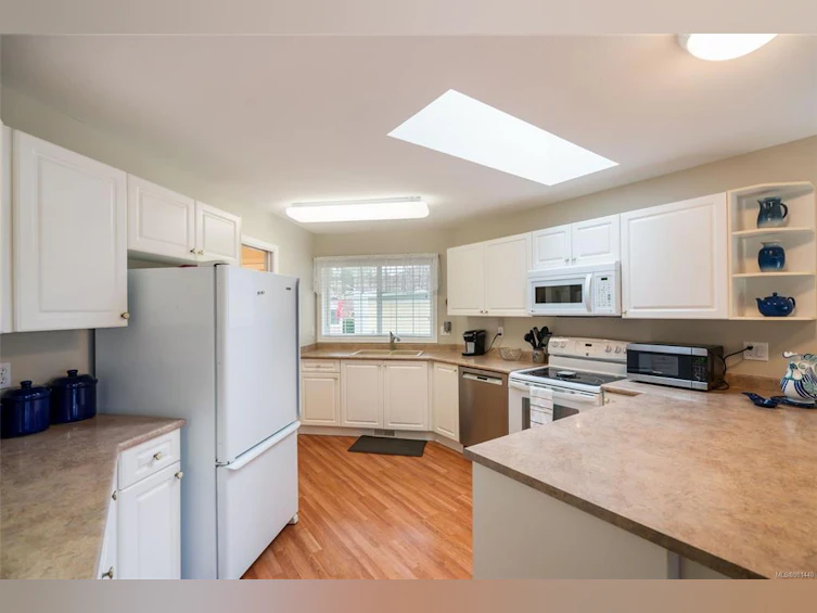 1309 Leeward Way, Qualicum Beach, BC, V9K 2M1 - 4