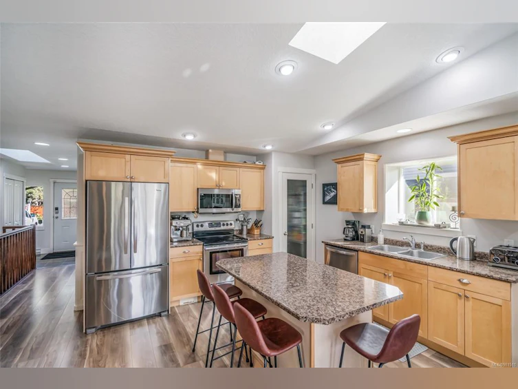 1525 Wilson Road, Nanaimo, BC, V9R 6R3 - 3