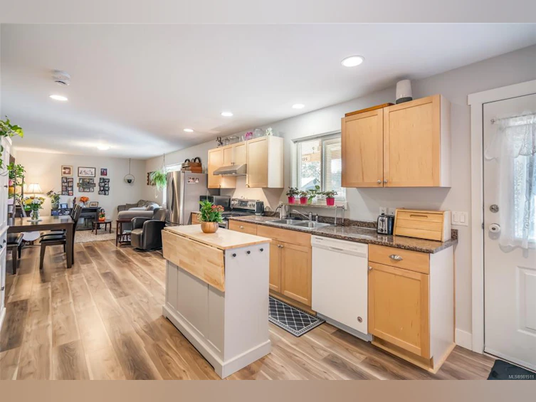 1525 Wilson Road, Nanaimo, BC, V9R 6R3 - 6