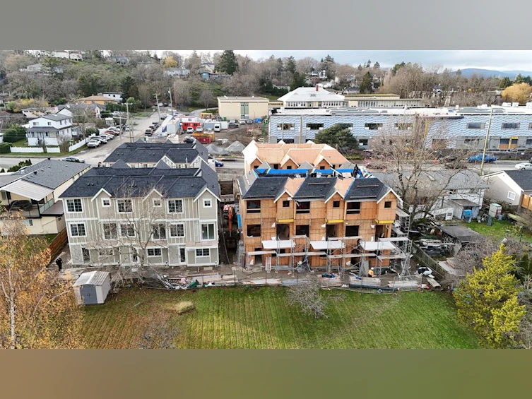 5-3907 Cedar Hill Road, Saanich, BC, V8P 3Z8 - 42