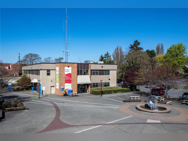 5-3907 Cedar Hill Road, Saanich, BC, V8P 3Z8 - 51